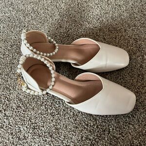 Women’s closed toe heels